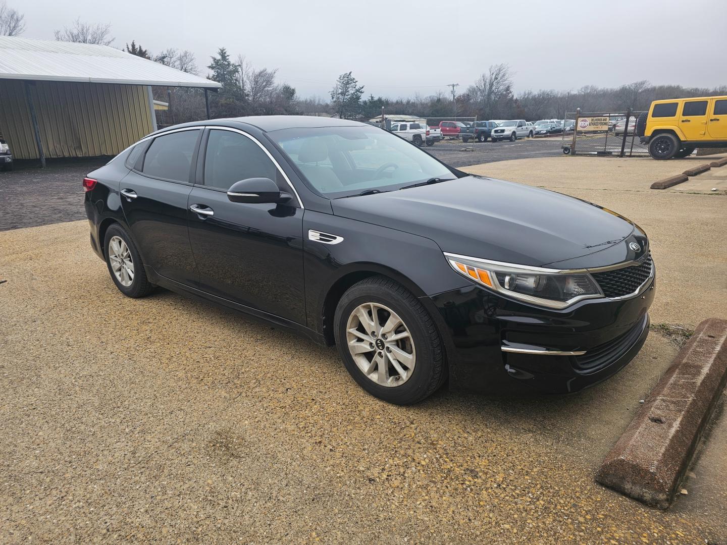 2016 BLACK Kia Optima LX (5XXGT4L38GG) with an 2.4L L4 DOHC 16V engine, 6A transmission, located at 533 S Seven Points BLVD, Seven Points, TX, 75143, (430) 255-4030, 32.313999, -96.209351 - Photo#1